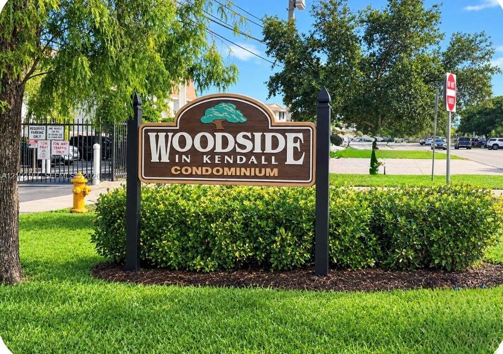 For Sale: $329,900 (2 beds, 2 baths, 998 Square Feet)
