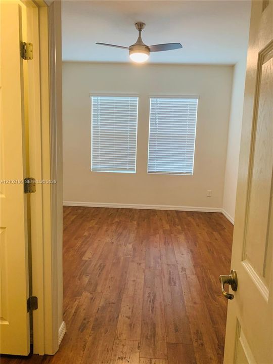 For Rent: $3,175 (5 beds, 3 baths, 2566 Square Feet)