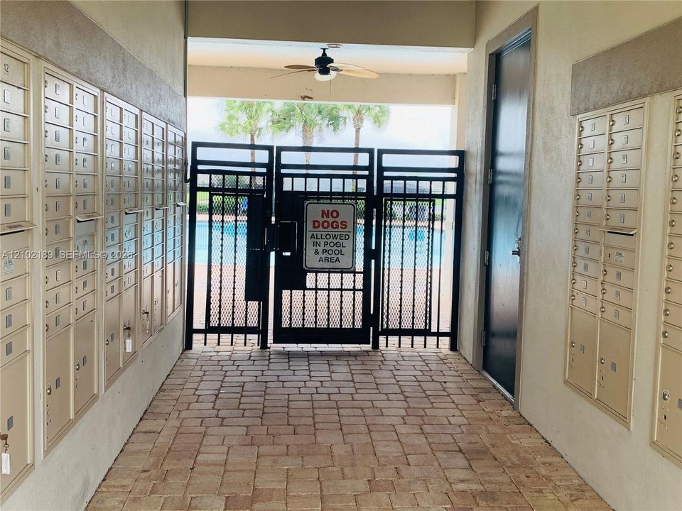 For Rent: $3,175 (5 beds, 3 baths, 2566 Square Feet)