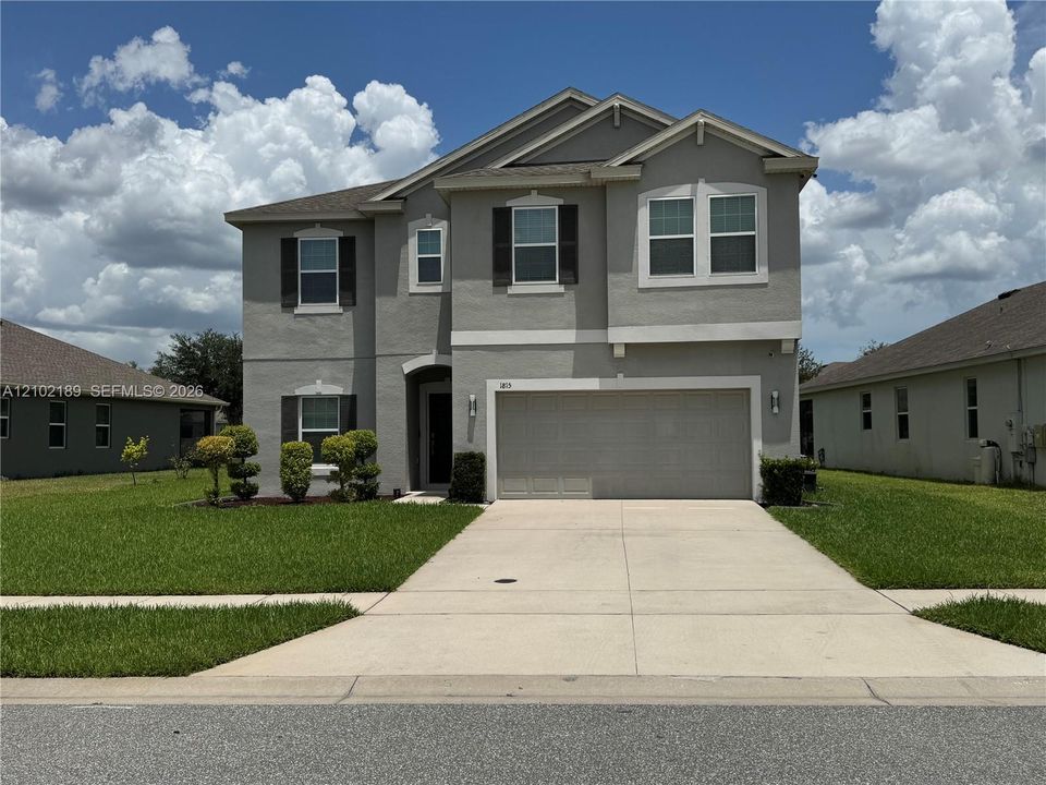 For Rent: $3,175 (5 beds, 3 baths, 2566 Square Feet)