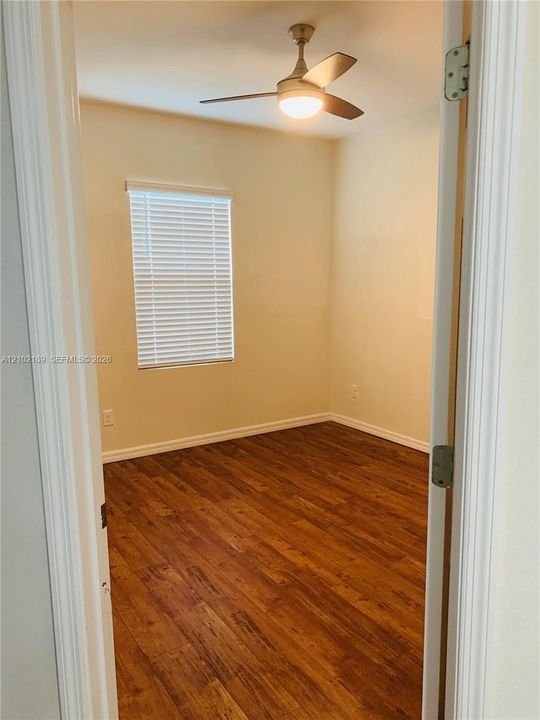 For Rent: $3,175 (5 beds, 3 baths, 2566 Square Feet)