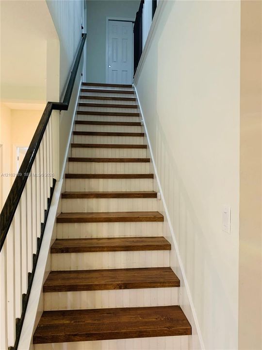 For Rent: $3,175 (5 beds, 3 baths, 2566 Square Feet)