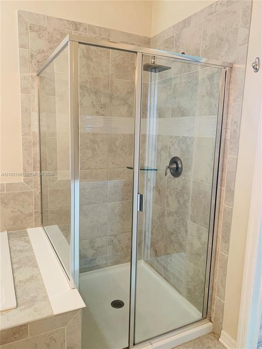For Rent: $3,175 (5 beds, 3 baths, 2566 Square Feet)