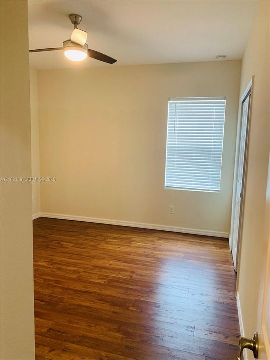 For Rent: $3,175 (5 beds, 3 baths, 2566 Square Feet)