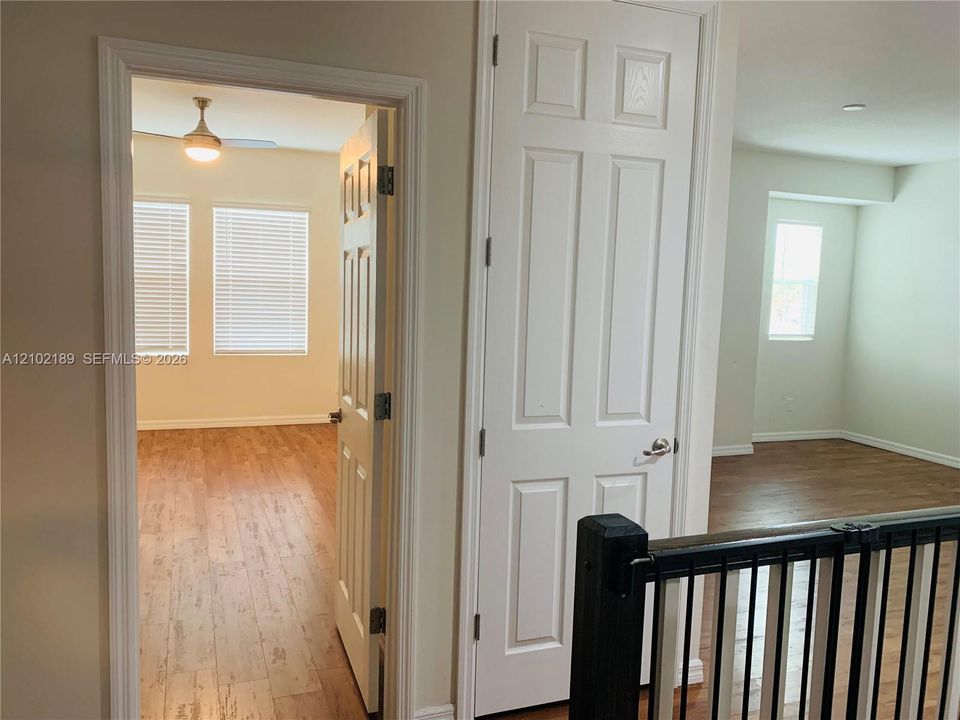 For Rent: $3,175 (5 beds, 3 baths, 2566 Square Feet)