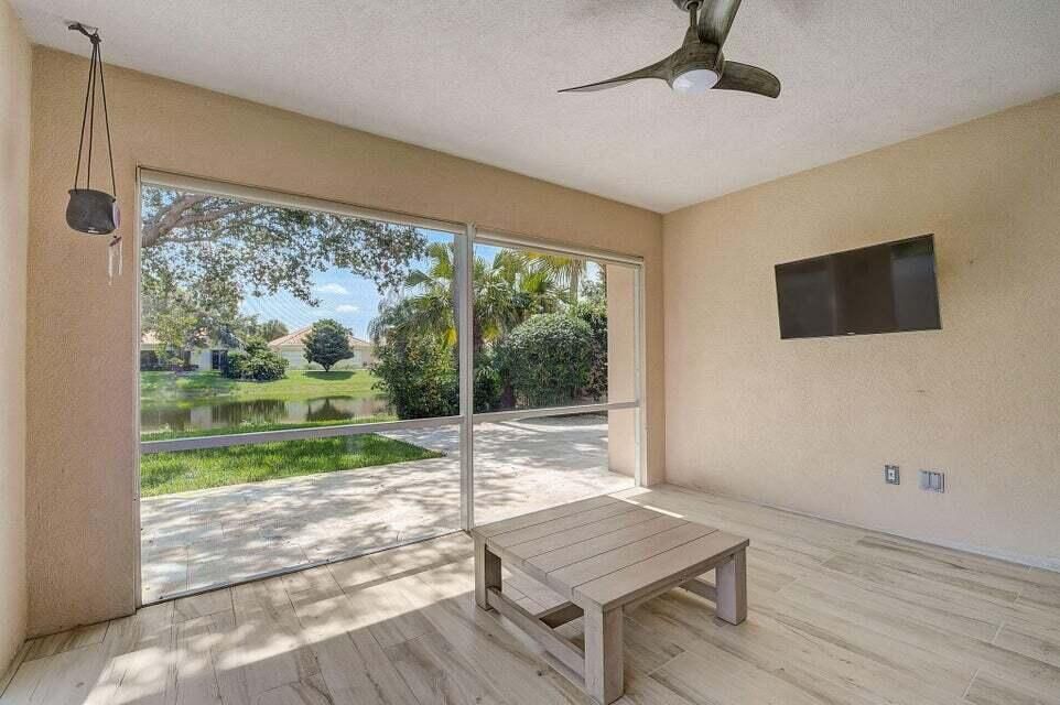 SCREENED IN PATIO