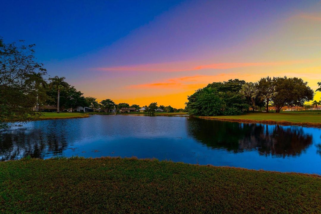 Serene Lakeside Sunsets