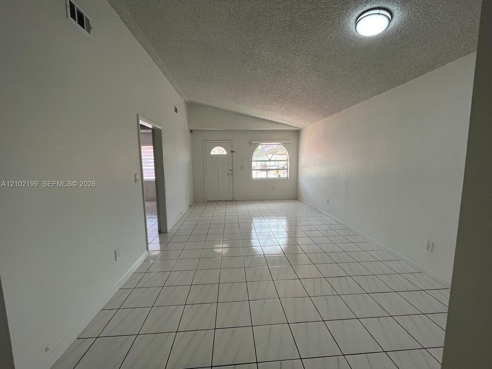 For Rent: $3,300 (3 beds, 2 baths, 1274 Square Feet)