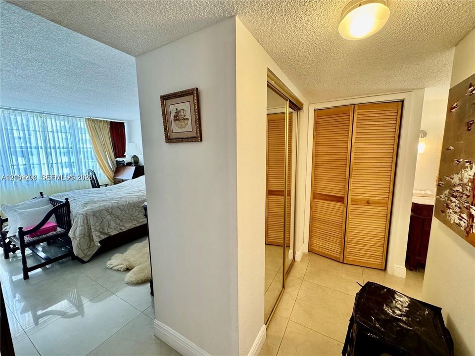 En Renta: $2,250 (1 camas, 1 baños, 1251 Pies cuadrados)