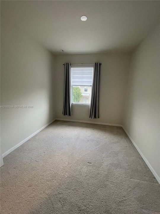В аренду: $3,600 (3 спален, 2 ванн, 1561 Квадратных фут)