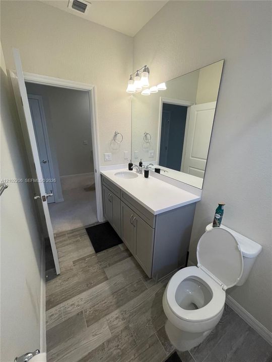 В аренду: $3,600 (3 спален, 2 ванн, 1561 Квадратных фут)