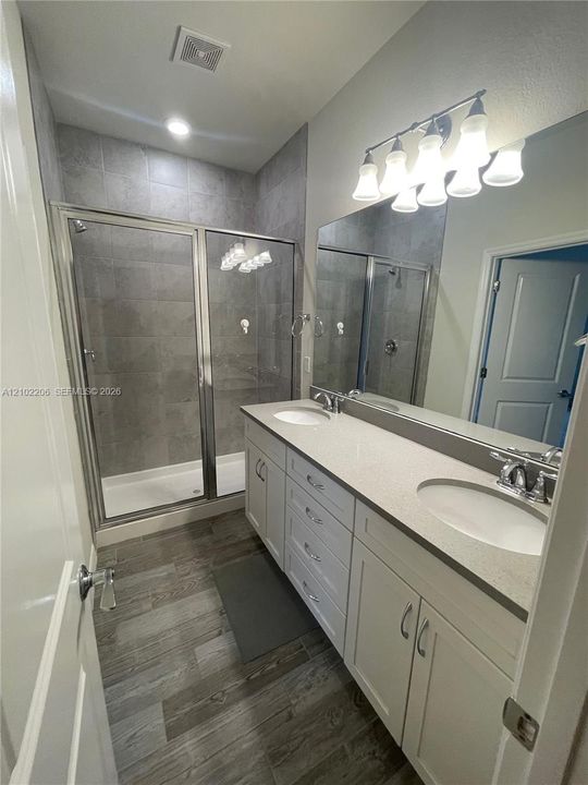 В аренду: $3,600 (3 спален, 2 ванн, 1561 Квадратных фут)