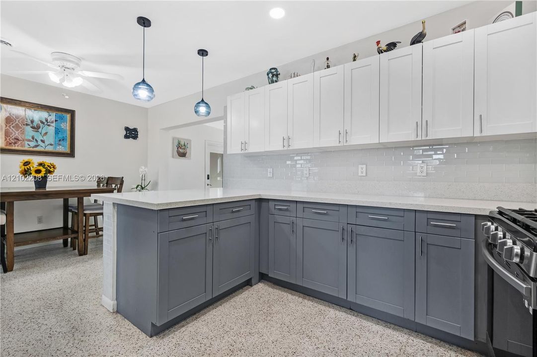 For Sale: $799,999 (5 beds, 2 baths, 1644 Square Feet)