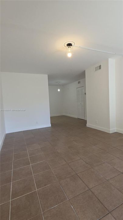 В аренду: $1,850 (2 спален, 2 ванн, 870 Квадратных фут)