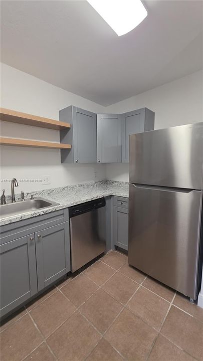 В аренду: $1,850 (2 спален, 2 ванн, 870 Квадратных фут)