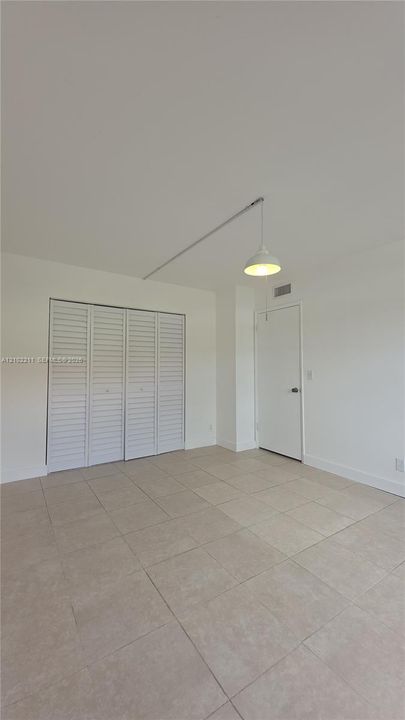 В аренду: $1,850 (2 спален, 2 ванн, 870 Квадратных фут)