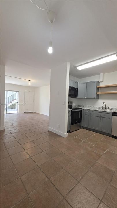 В аренду: $1,850 (2 спален, 2 ванн, 870 Квадратных фут)