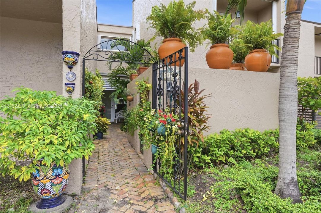 В аренду: $3,200 (3 спален, 2 ванн, 1520 Квадратных фут)