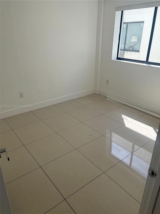 For Rent: $1,995 (2 beds, 1 baths, 550 Square Feet)