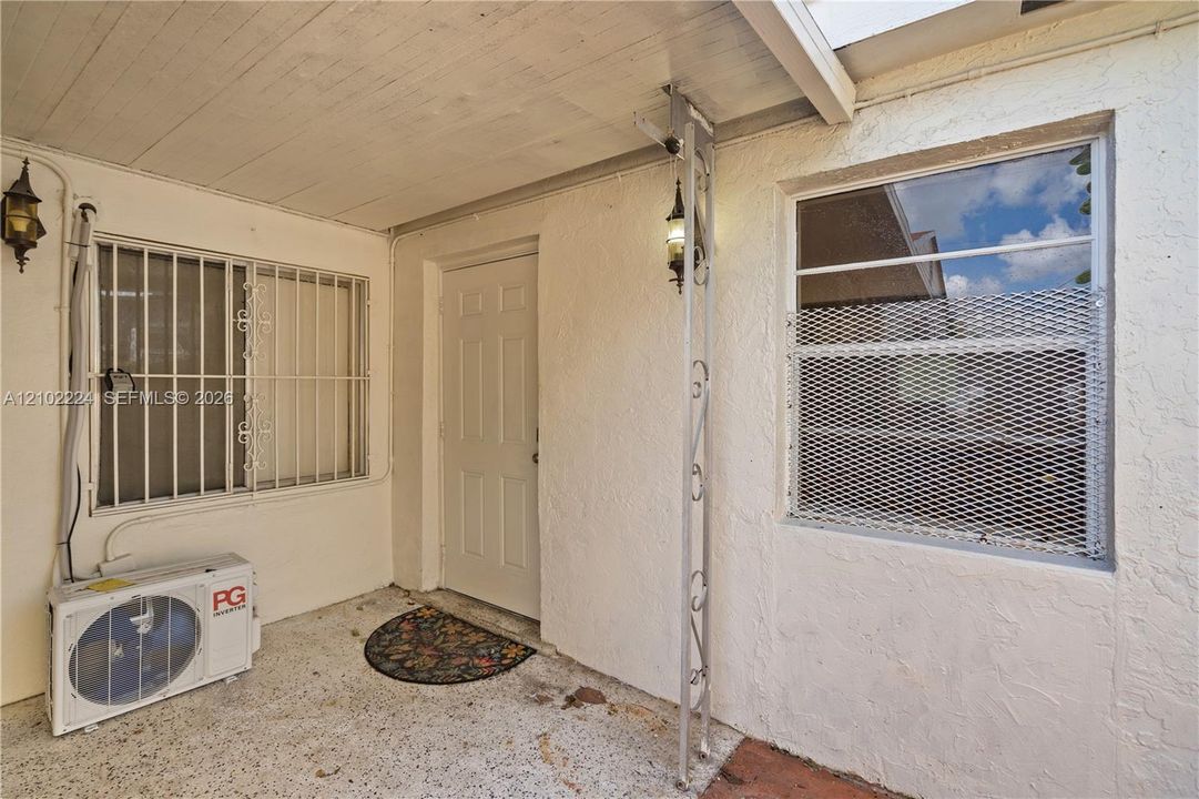 En Venta: $569,999 (4 camas, 3 baños, 1897 Pies cuadrados)