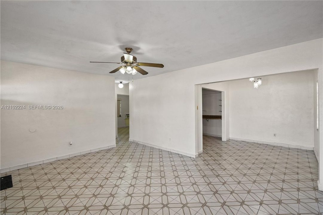 En Venta: $569,999 (4 camas, 3 baños, 1897 Pies cuadrados)