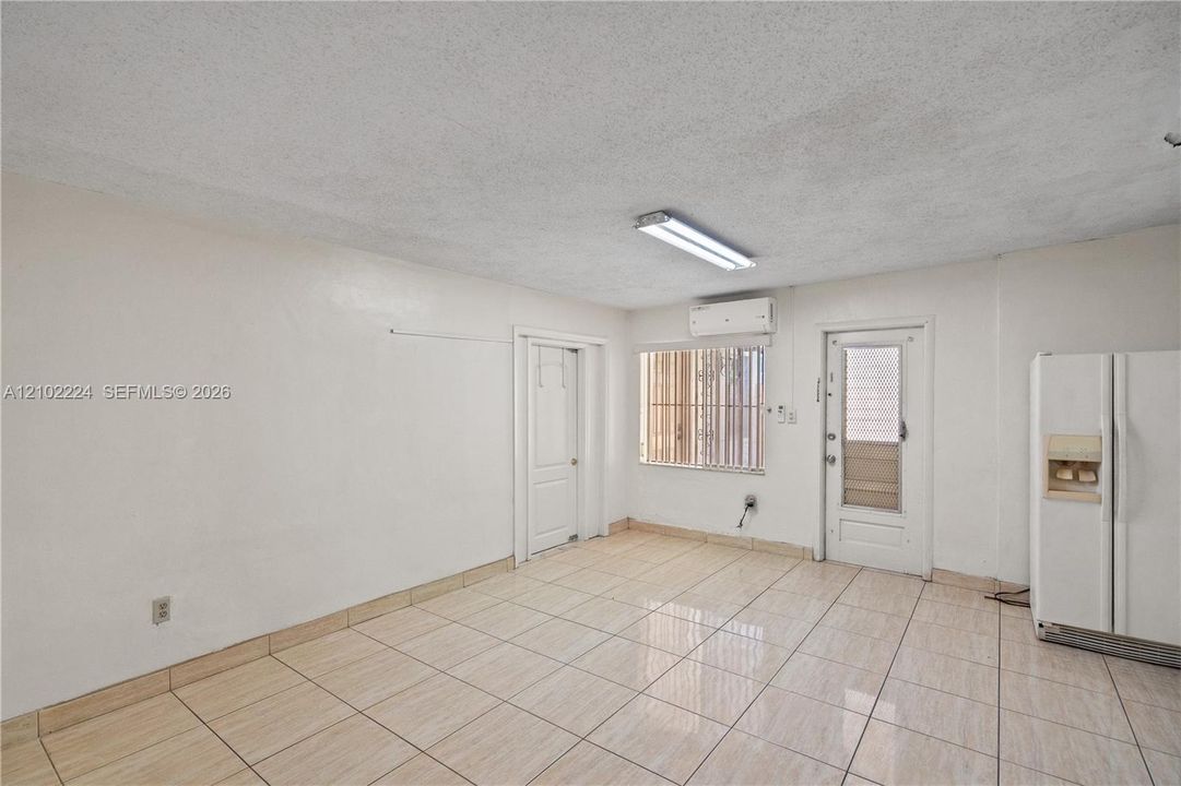 En Venta: $569,999 (4 camas, 3 baños, 1897 Pies cuadrados)