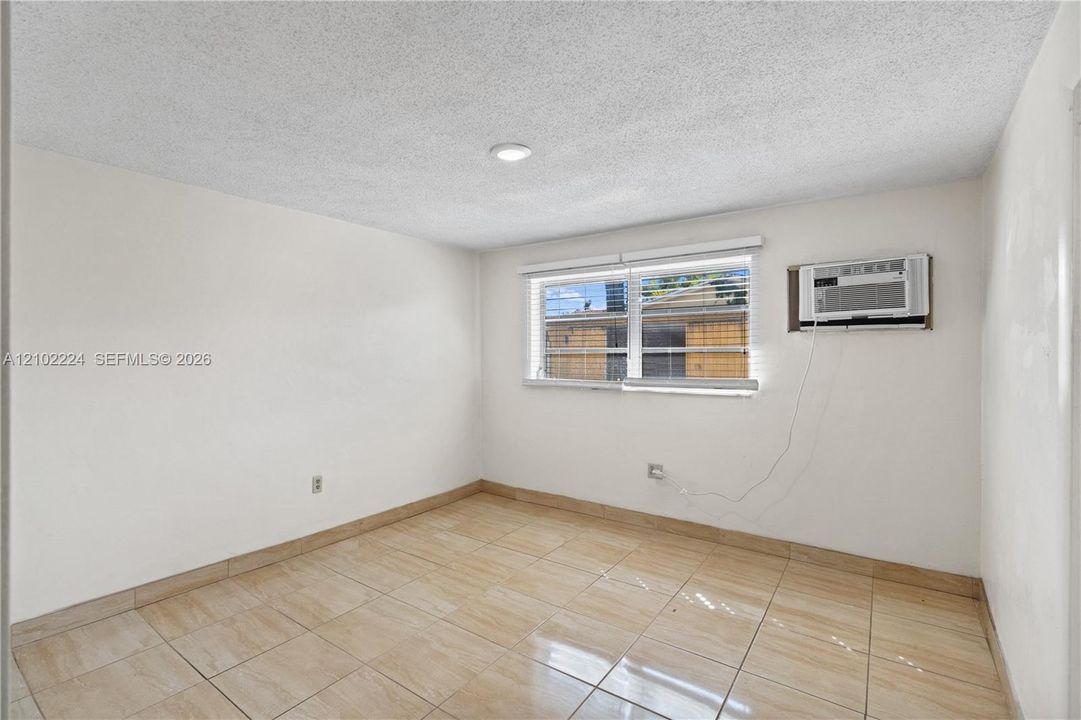 En Venta: $569,999 (4 camas, 3 baños, 1897 Pies cuadrados)