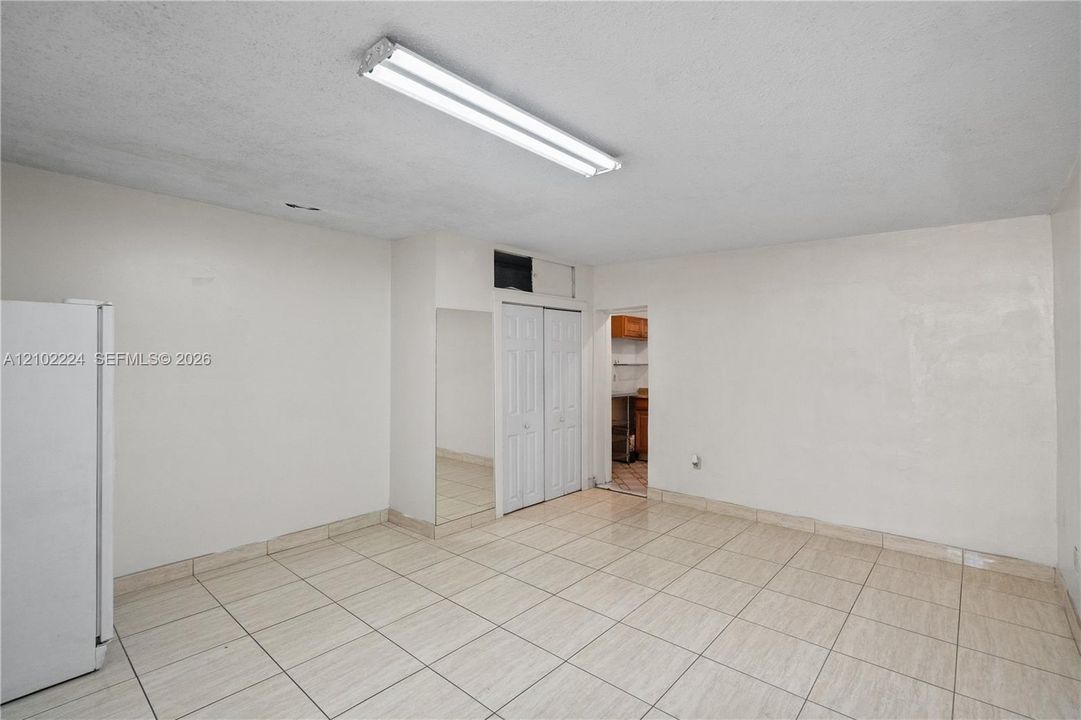 En Venta: $569,999 (4 camas, 3 baños, 1897 Pies cuadrados)