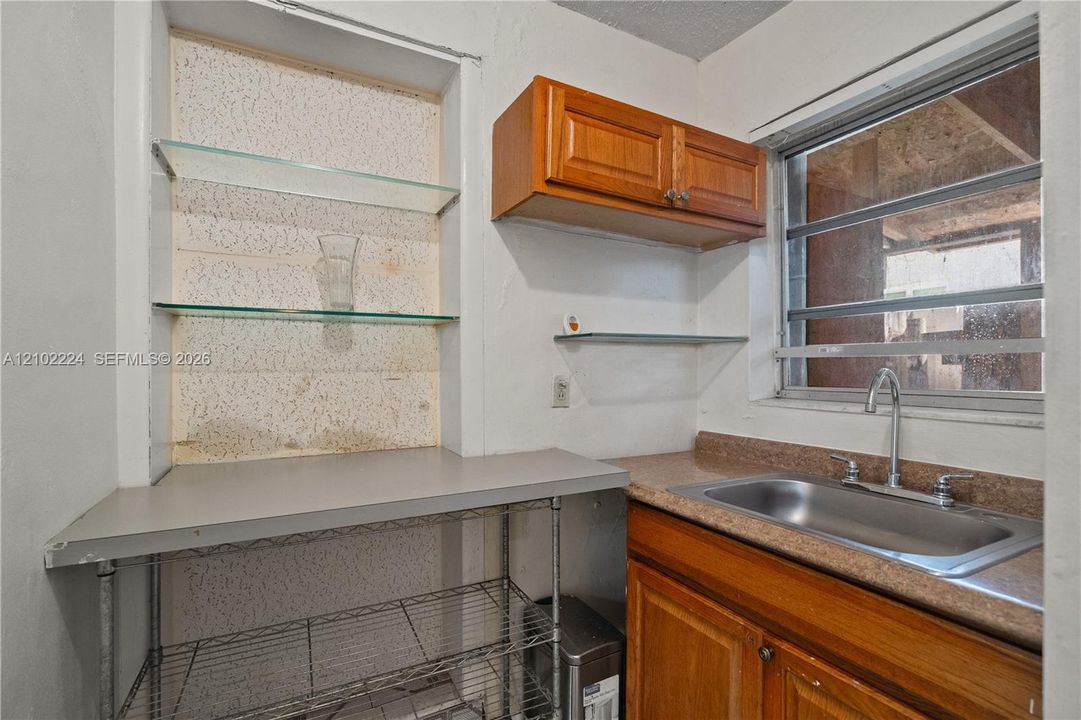 En Venta: $569,999 (4 camas, 3 baños, 1897 Pies cuadrados)