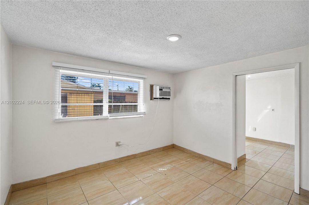 En Venta: $569,999 (4 camas, 3 baños, 1897 Pies cuadrados)