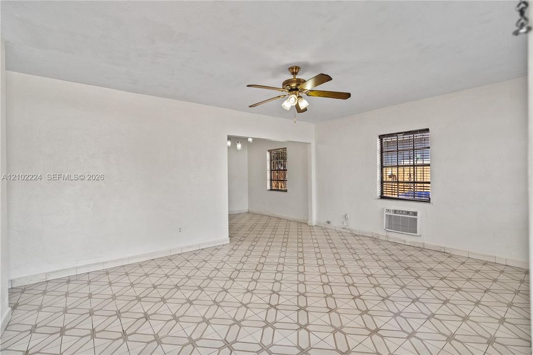 En Venta: $569,999 (4 camas, 3 baños, 1897 Pies cuadrados)