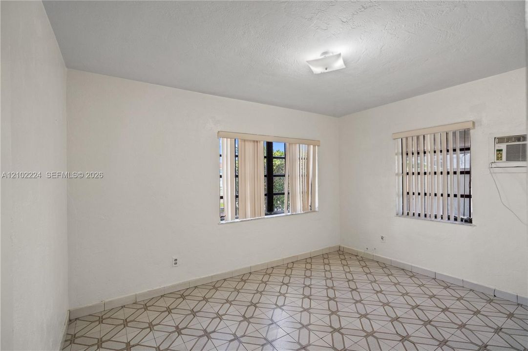 En Venta: $569,999 (4 camas, 3 baños, 1897 Pies cuadrados)