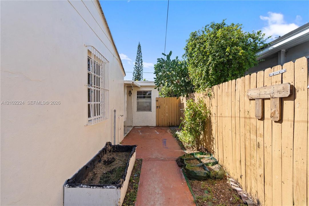 En Venta: $569,999 (4 camas, 3 baños, 1897 Pies cuadrados)
