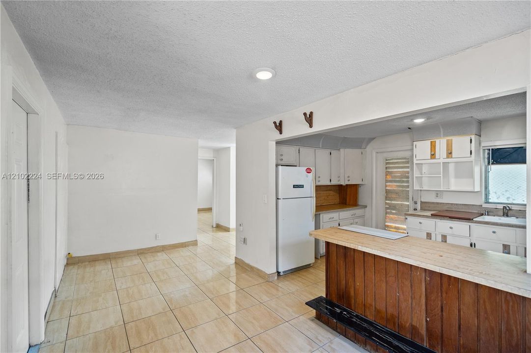 En Venta: $569,999 (4 camas, 3 baños, 1897 Pies cuadrados)