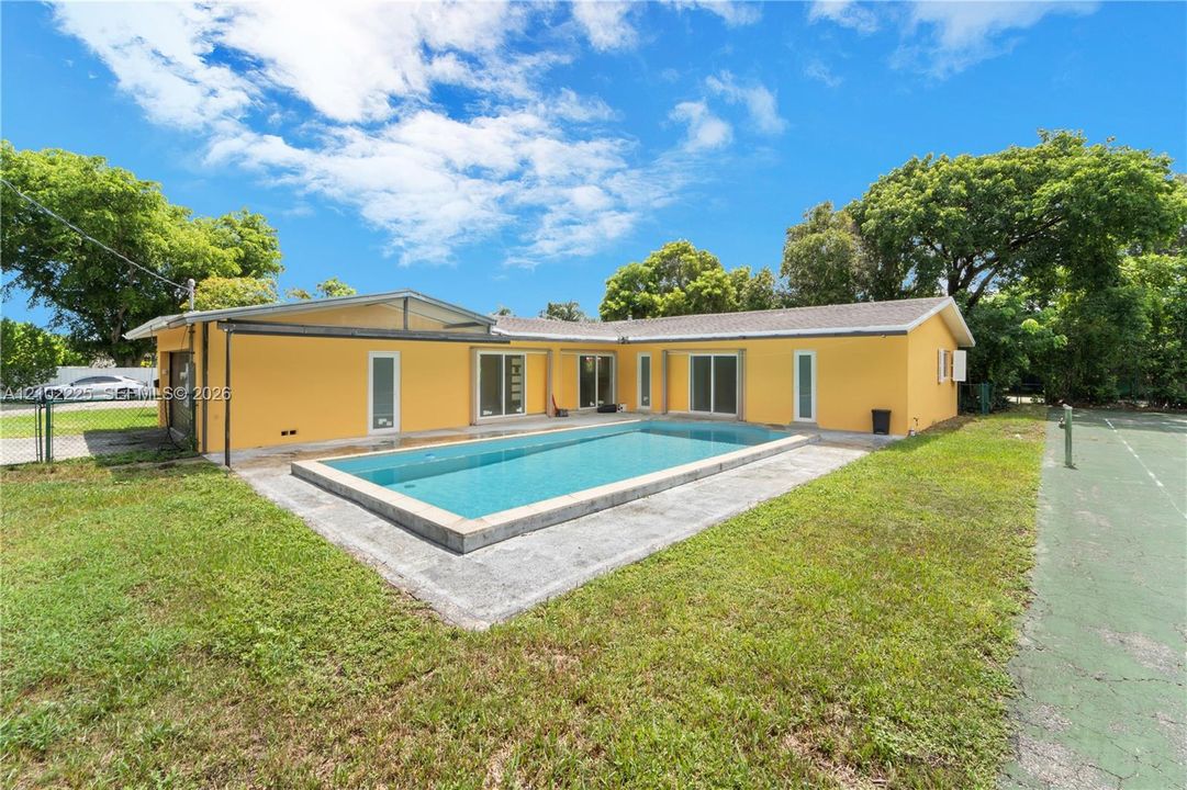 En Venta: $890,000 (3 camas, 2 baños, 1751 Pies cuadrados)
