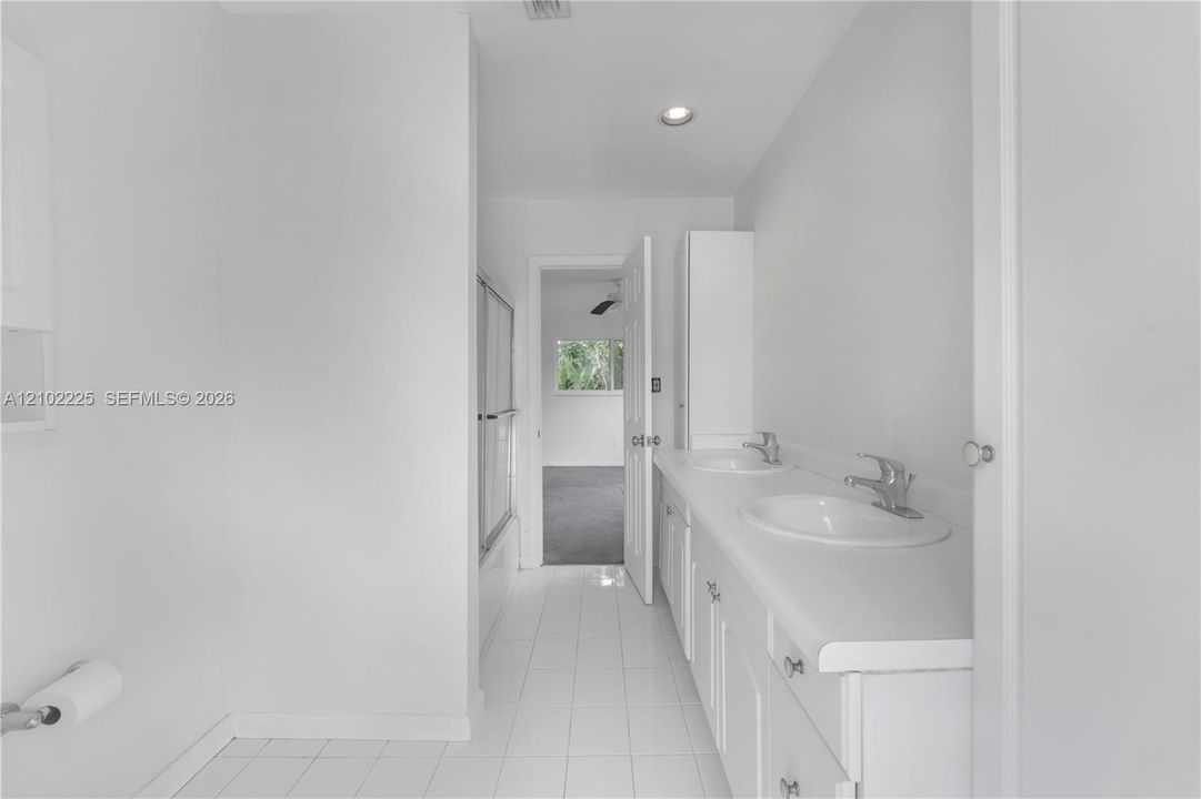 En Venta: $890,000 (3 camas, 2 baños, 1751 Pies cuadrados)