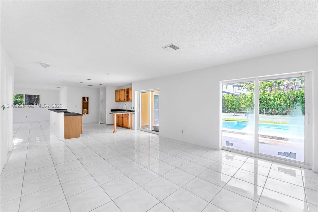 En Venta: $890,000 (3 camas, 2 baños, 1751 Pies cuadrados)