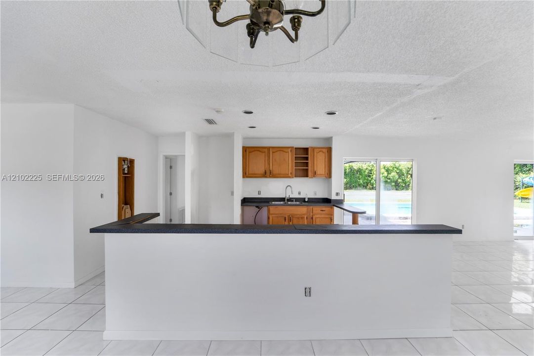 En Venta: $890,000 (3 camas, 2 baños, 1751 Pies cuadrados)
