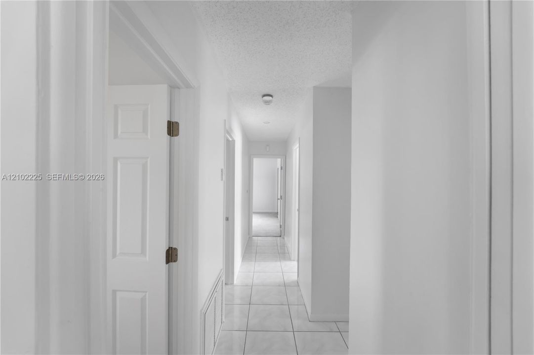 En Venta: $890,000 (3 camas, 2 baños, 1751 Pies cuadrados)