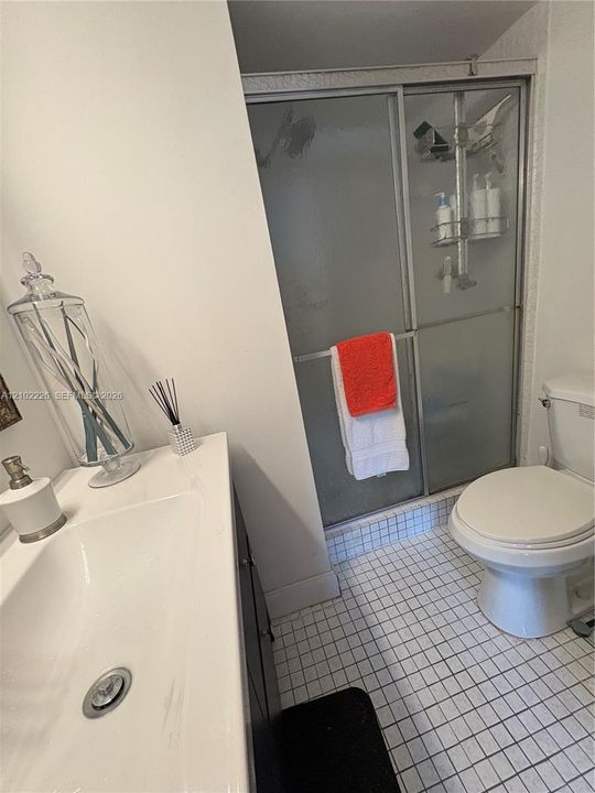 На продажу: $129,000 (2 спален, 2 ванн, 850 Квадратных фут)