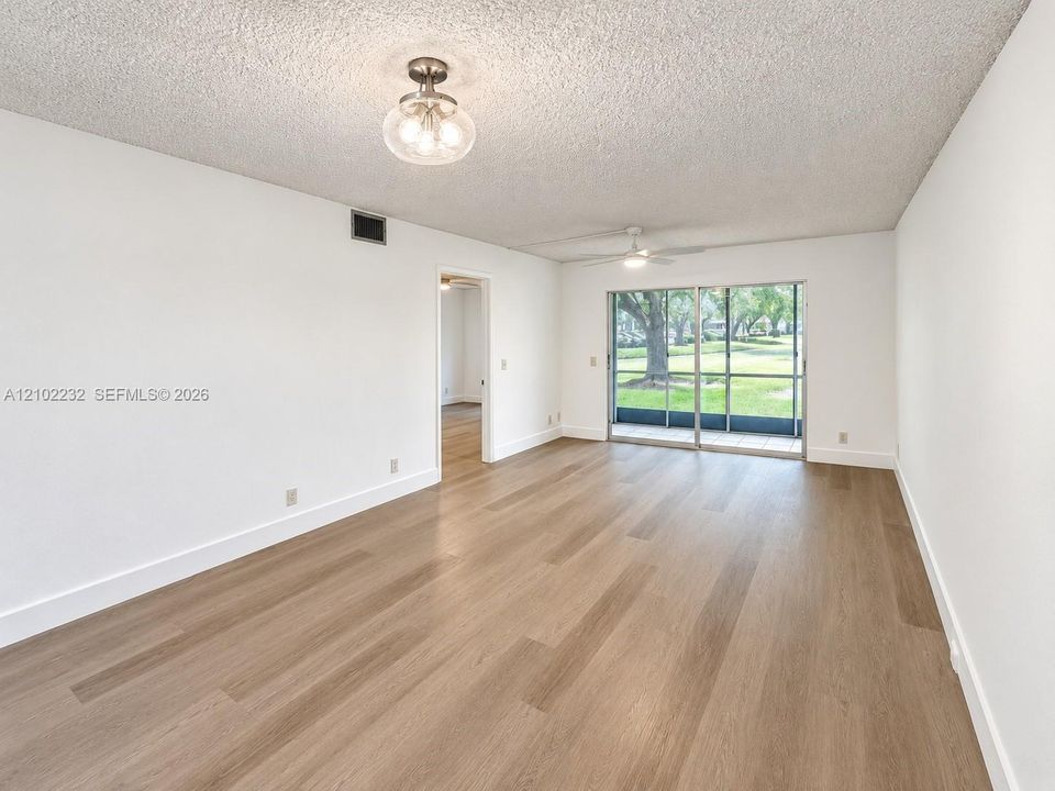 В аренду: $2,200 (2 спален, 2 ванн, 1190 Квадратных фут)