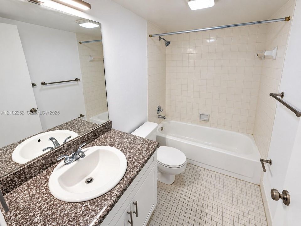 В аренду: $2,200 (2 спален, 2 ванн, 1190 Квадратных фут)