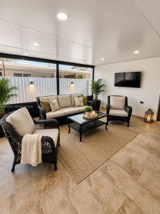 For Sale: $739,000 (2 beds, 2 baths, 1469 Square Feet)