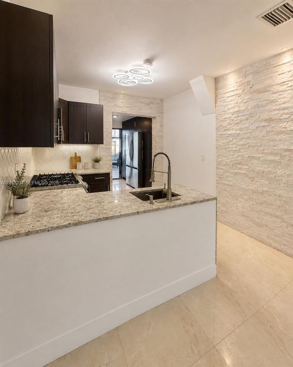 For Sale: $739,000 (2 beds, 2 baths, 1469 Square Feet)