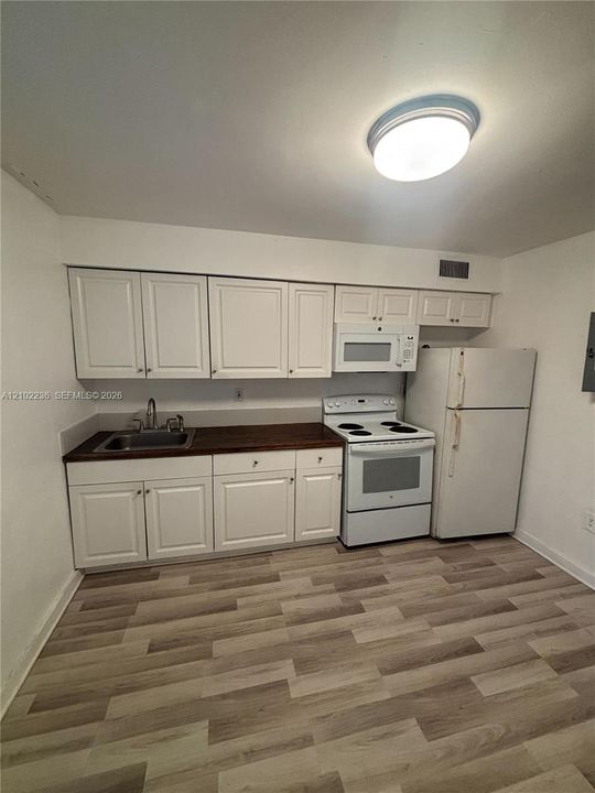 В аренду: $1,750 (2 спален, 1 ванн, 783 Квадратных фут)