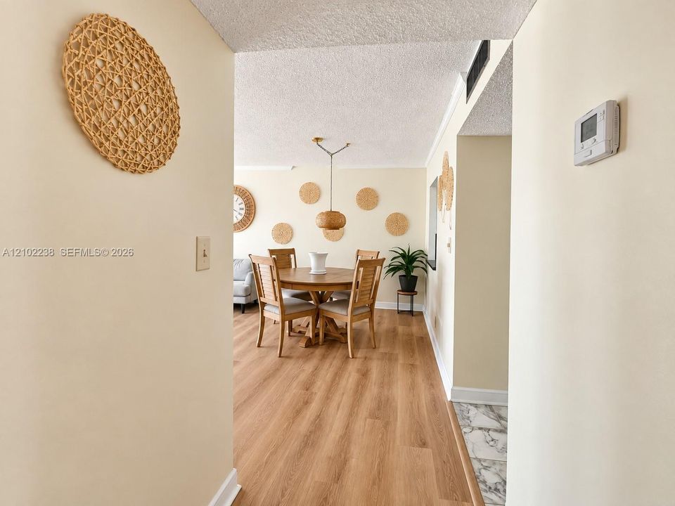 В аренду: $2,000 (1 спален, 1 ванн, 915 Квадратных фут)