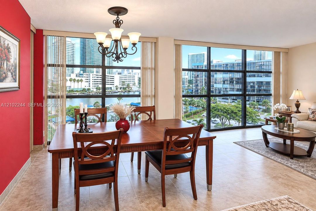 En Venta: $258,000 (1 camas, 1 baños, 1075 Pies cuadrados)