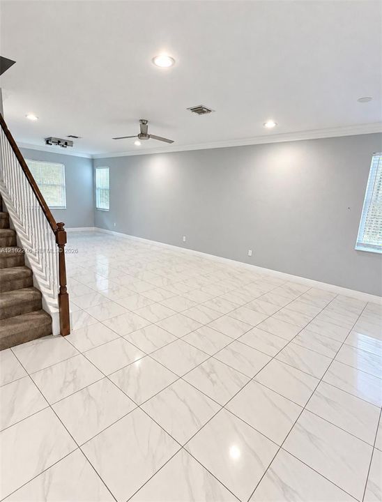 En Renta: $3,400 (6 camas, 4 baños, 3628 Pies cuadrados)