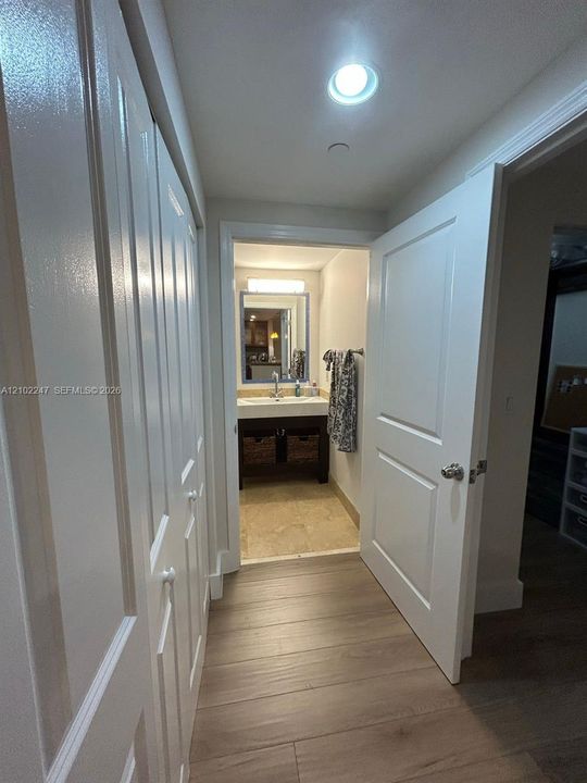 В аренду: $2,750 (1 спален, 1 ванн, 737 Квадратных фут)