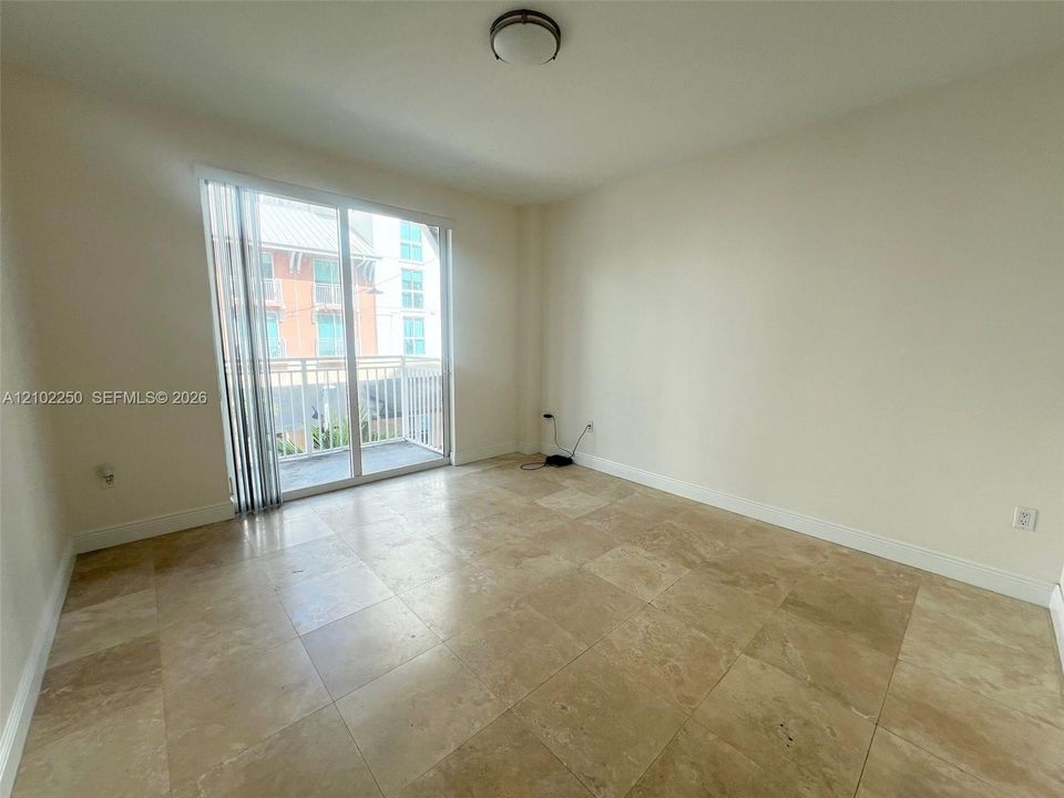 For Rent: $2,300 (1 beds, 1 baths, 682 Square Feet)